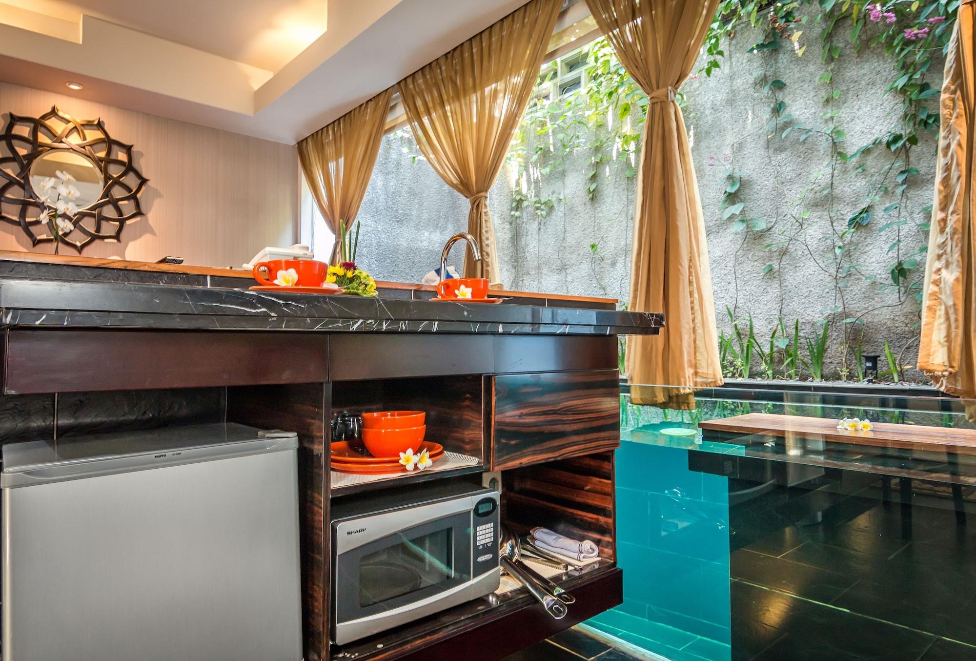 18 Suite Villa Loft At Kuta Kuta  Exterior photo