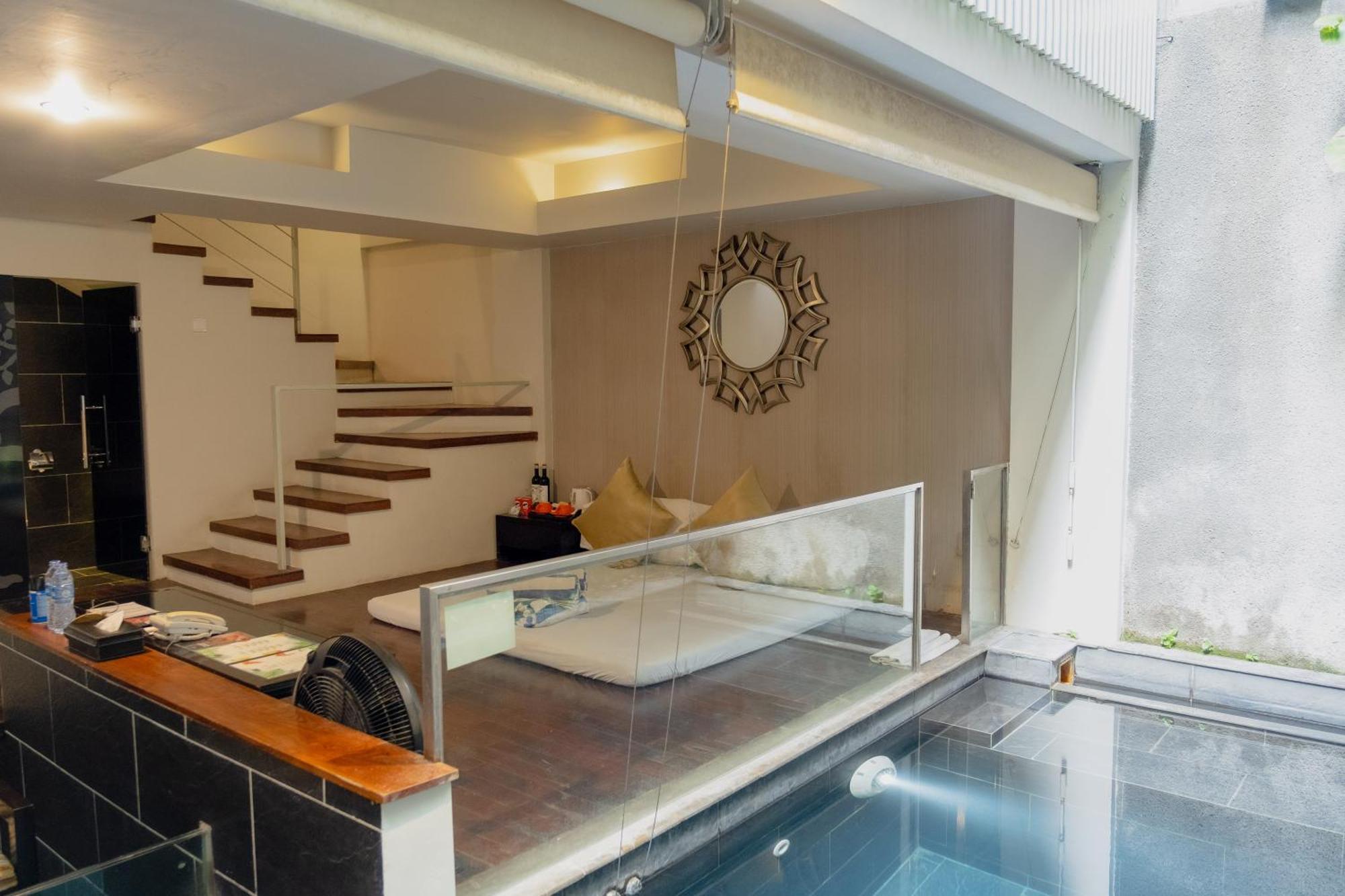 18 Suite Villa Loft At Kuta Kuta  Exterior photo