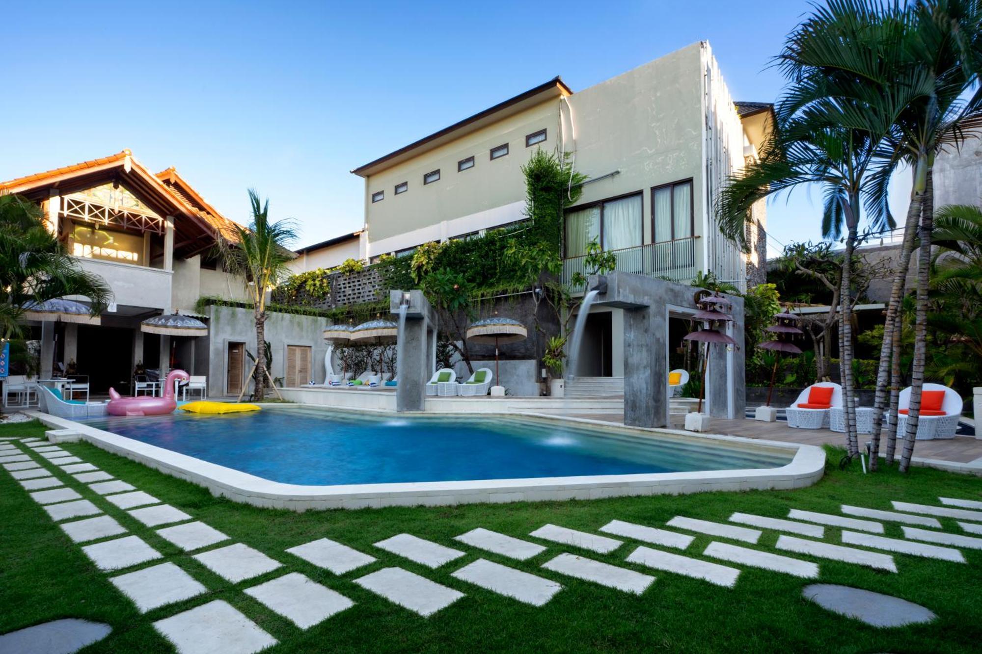 18 Suite Villa Loft At Kuta Kuta  Exterior photo